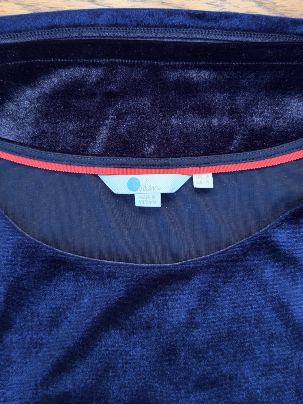 Boden Velvet Long Sleeve Top Size 4 Navy